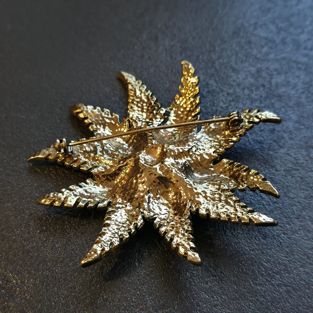 Vintage Gold Tone Enamel Flower Brooch